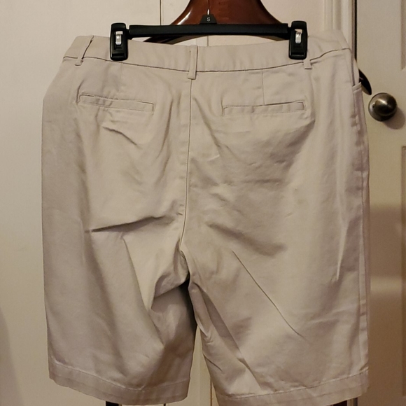 St. John Bay Women's Shorts - Picture 2 of 12
